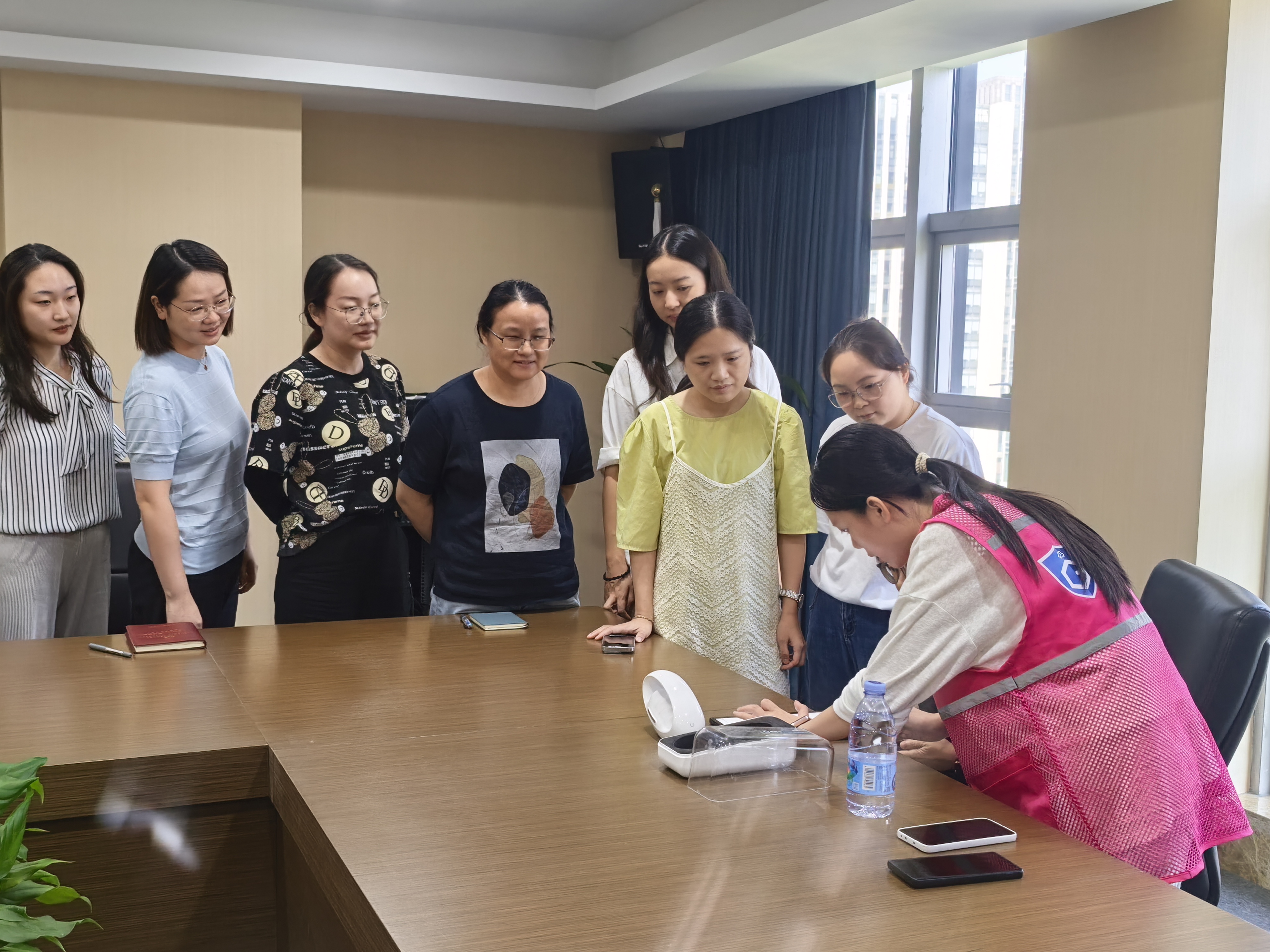 夏季送清涼 關懷潤心田丨中機聯合工會開展夏季慰問系列活動